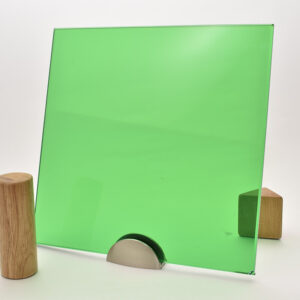 EMERALD GREEN / MAX DIMENSIONS: 80″ X 141″